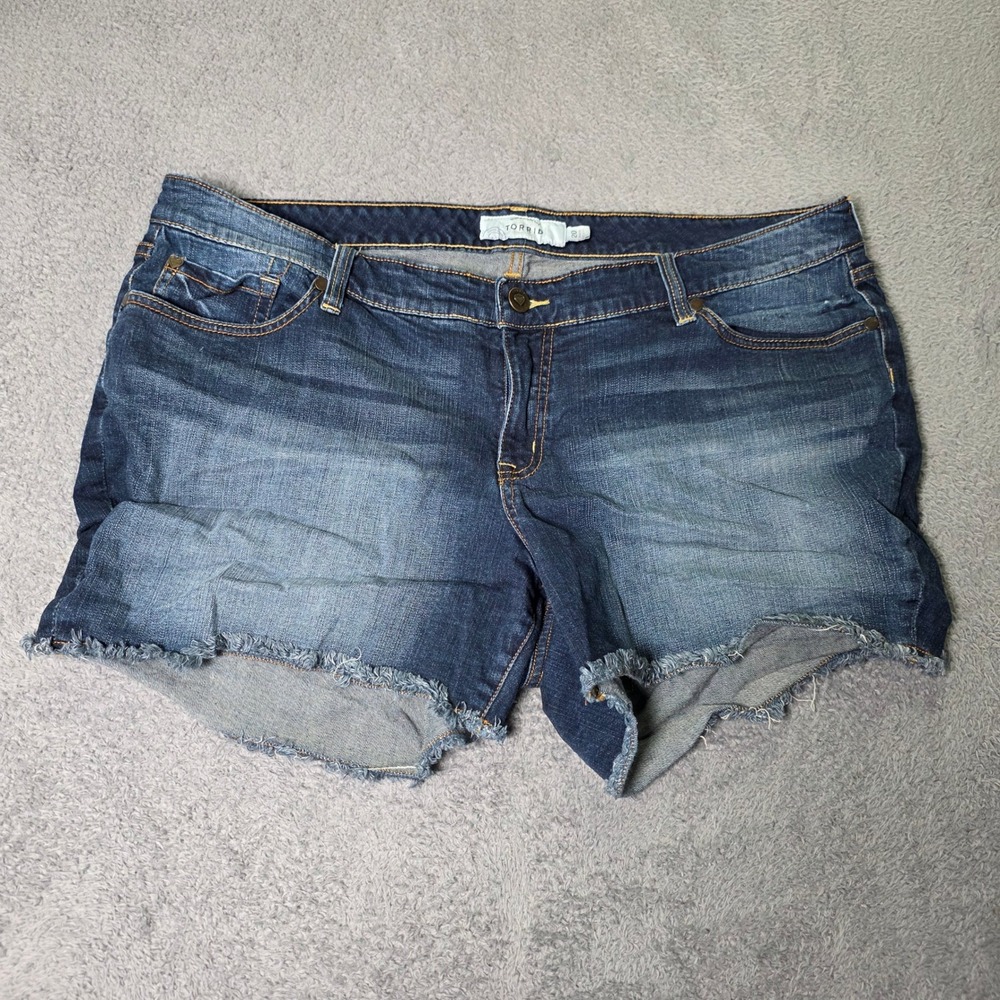 Torrid Womens 20 Denim Shorts Blue Medium Wash Raw Hem Stretch Cut Off